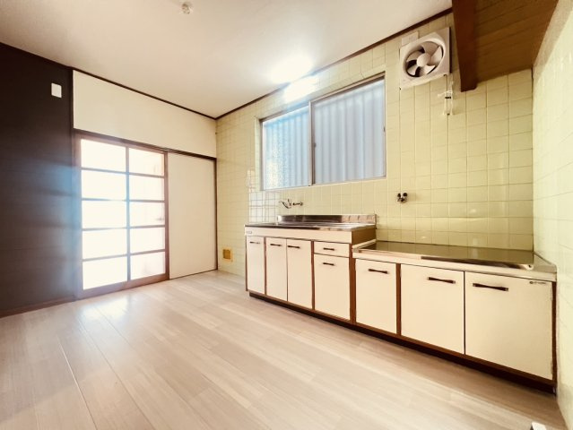 千鳥が丘2丁目戸建の居間・リビング