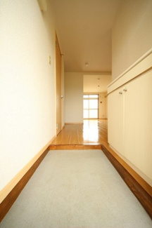 【玄関】 | アーバンハイツ　Ｂ棟 | シンプルで使いやすい玄関です