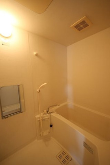 【浴室】 | アーバンハイツ　Ｂ棟 | 落ち着いた空間のお風呂です