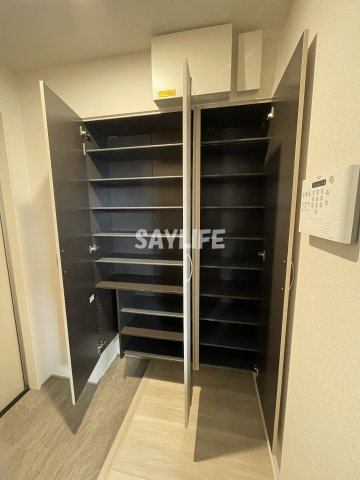 スプランデュール高井田の玄関