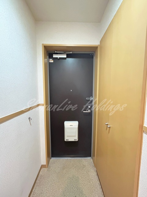 藤沢市鵠沼海岸７丁目の賃貸マンションの玄関