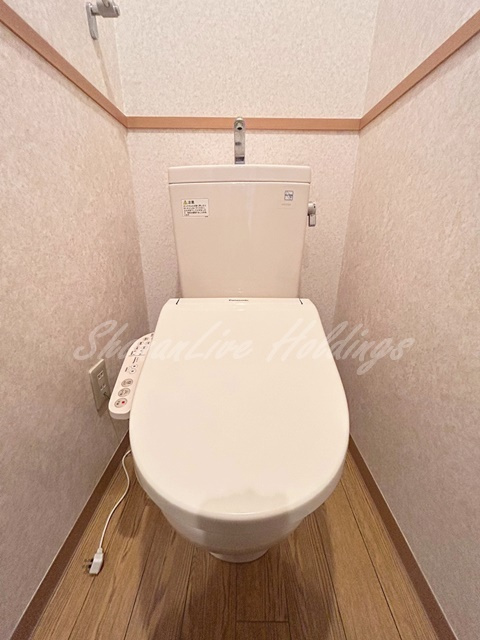 藤沢市鵠沼海岸７丁目の賃貸マンションのトイレ