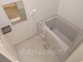 ウェルス１７の浴室|追い焚き機能付き