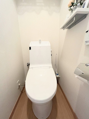 【トイレ】 | ◆緑区三保町中古住宅◆ | ◆清潔感のある白を基調とした落ち着ける空間。