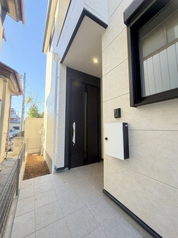 三郷市高州2丁目　新築戸建　全1棟のエントランス|玄関アプローチ