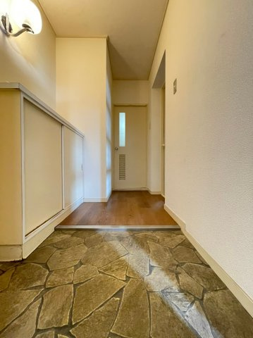 西脇ハイランドハイツ白鳳の玄関