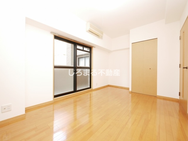 レジデア西本町の居間・リビング