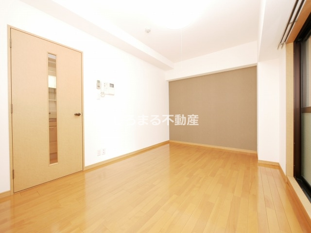 レジデア西本町の居間・リビング