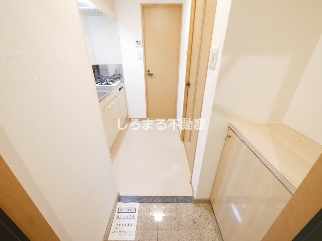 レジデア西本町の玄関