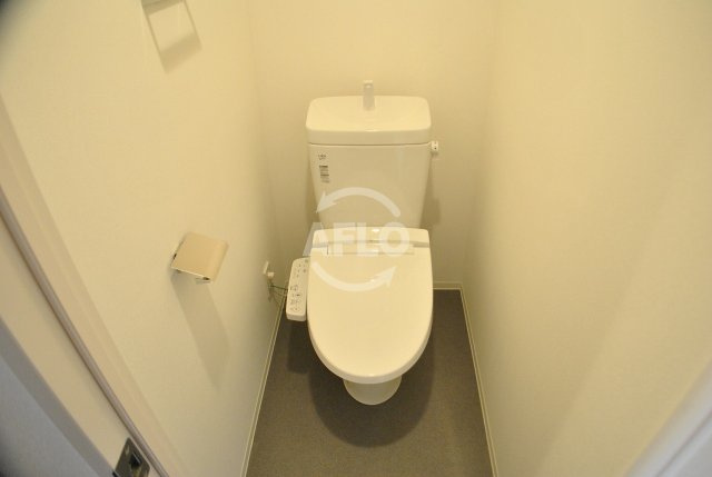 プレミアムコート谷町4丁目のトイレ|プレミアムコート谷町4丁目　温水洗浄便座