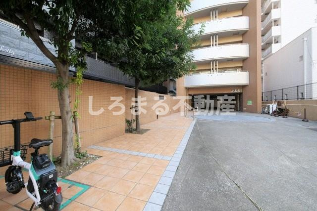 ルクレ阿波座レジデンスのエントランス