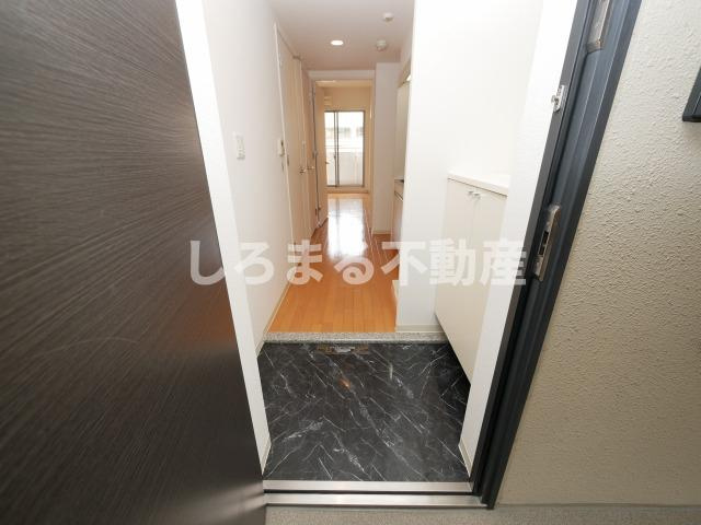 ルクレ阿波座レジデンスの玄関