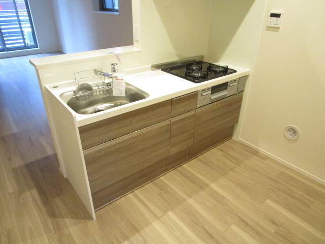 ｖｉｓｓｌａ　ビスラのキッチン|★グリル付きガス３口システムキッチン★