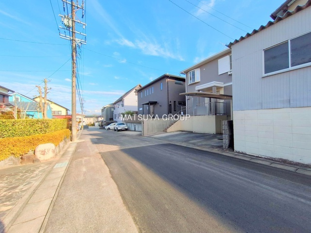 【前面道路含む現地写真】の画像