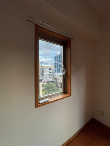 ヴィラルーチェの内装|ヴィラルーチェ　採光窓