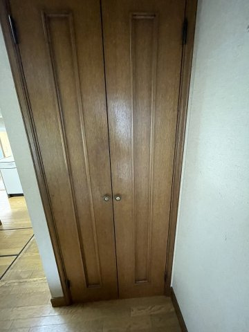 中古住宅　日野南8丁目の収納|勝手口対面