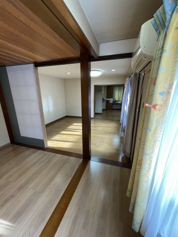 中古住宅　日野南8丁目の内装|洋室～リビング～ダイニング