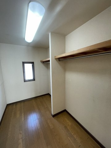 中古住宅　日野南8丁目の収納|7帖洋室