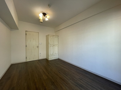 【洋室】 | キャッスル桜木 | 収納のある7帖洋室！