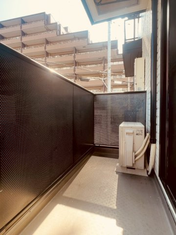 ウエストアヴェニューのバルコニー