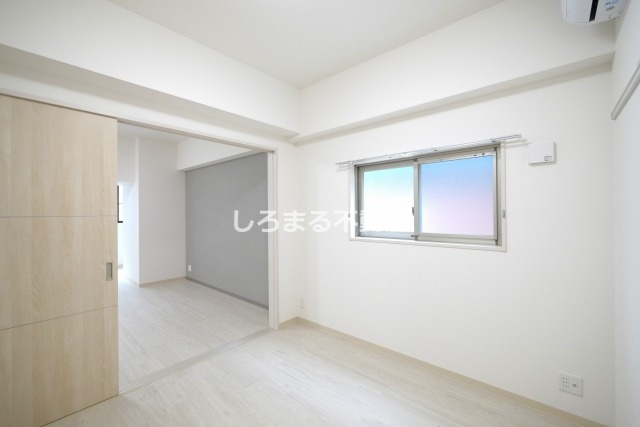 シークレフ北浜の洋室