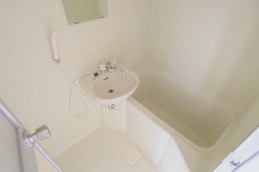 コーポ溝手の浴室