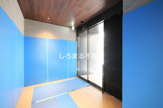 レジュールアッシュ谷町四丁目グランクラスのエントランス