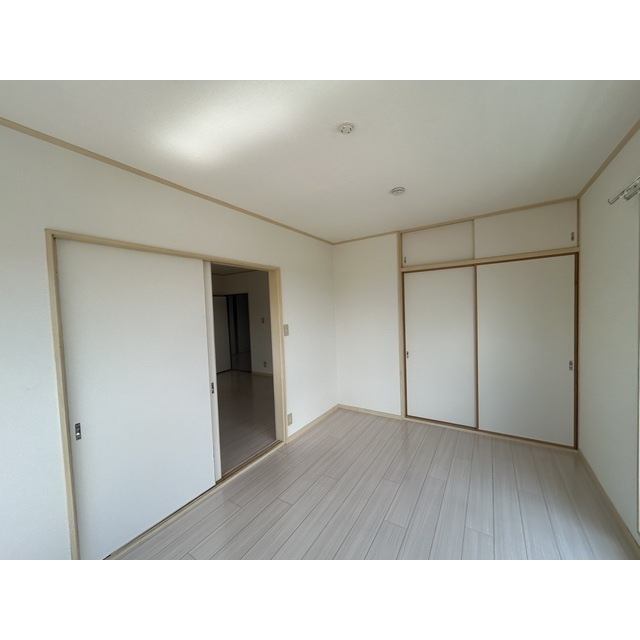 リエス大宮三橋の内装|明るい色調の室内です