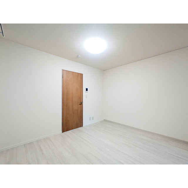 ガーラ141の居間・リビング|こちらのリビングで趣味の時間をお楽しみください