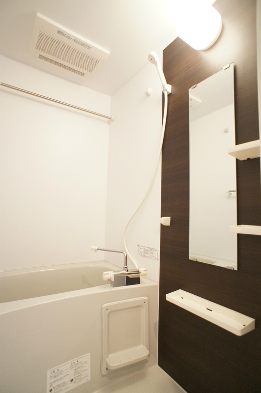 リブリ・ツヴァイテンスの浴室|落ち着いた空間のお風呂です