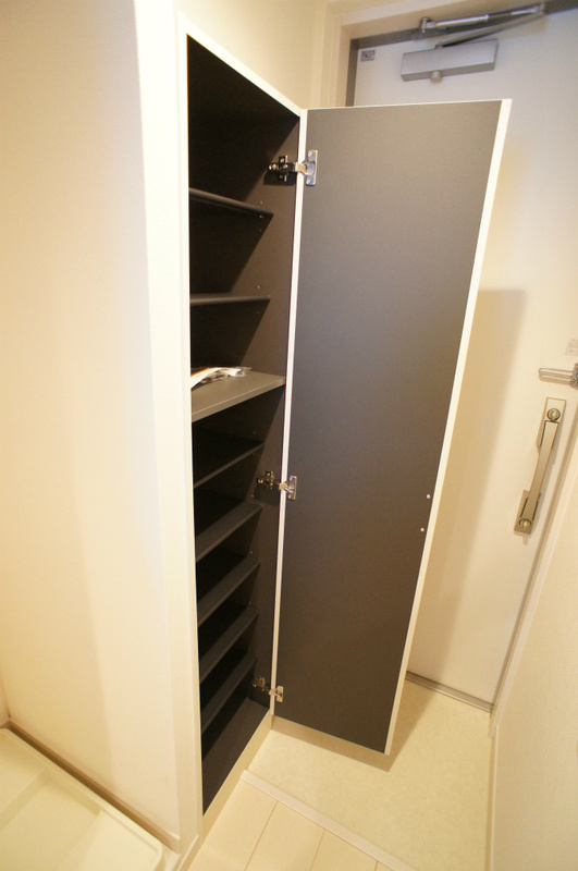 リブリ・ツヴァイテンスの玄関|落ち着いた玄関です