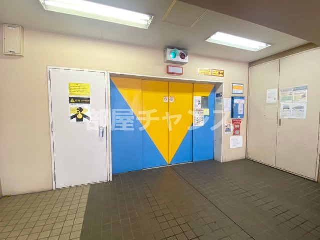 アル・ドゥ・6の駐車場