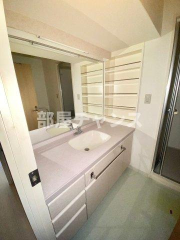 アル・ドゥ・6の独立洗面台