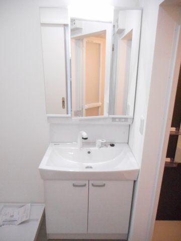 アルステーマの独立洗面台|独立洗面台、朝の身支度には欠かせません