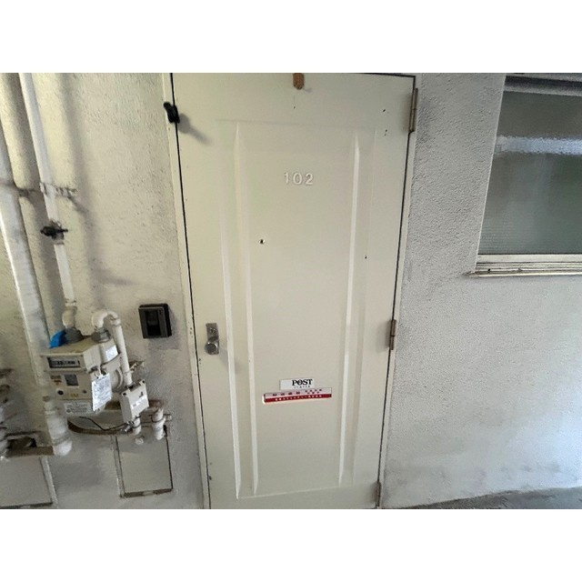 イワモトビル　ホワイトコーポラスの玄関|玄関です