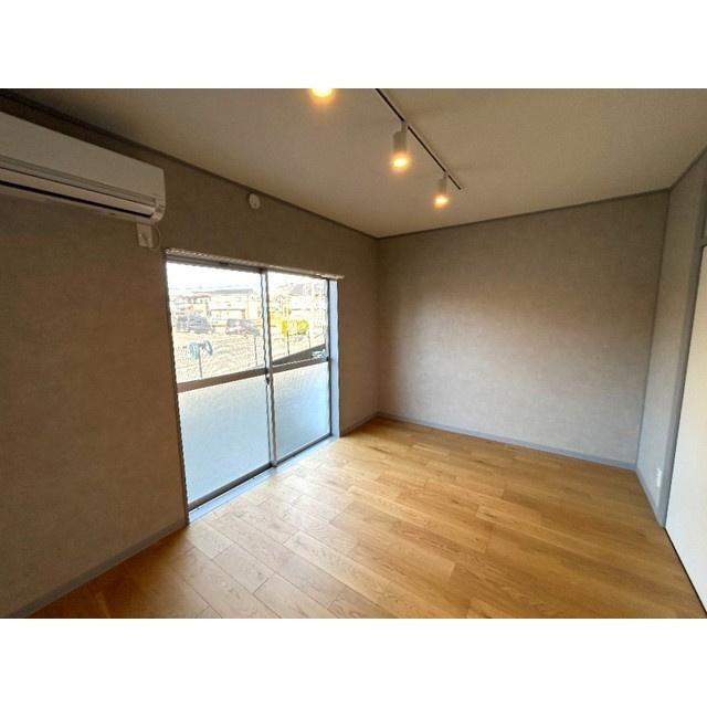 イワモトビル　ホワイトコーポラスの居間・リビング|ゆったりとした居間です