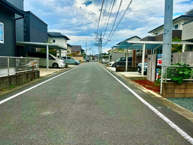 熊本市南区良町一丁目 戸建ての前面道路含む現地写真