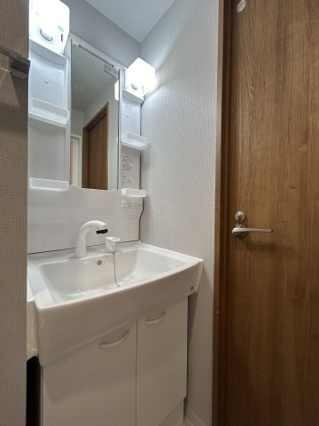 ステラコート北浦和の洗面所|脱衣スペースもあります