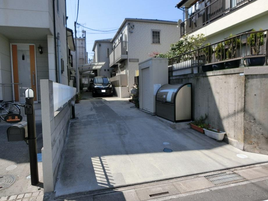 ルピナスのエントランス|エントランスです