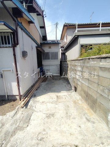 弥生町戸建ての駐車場