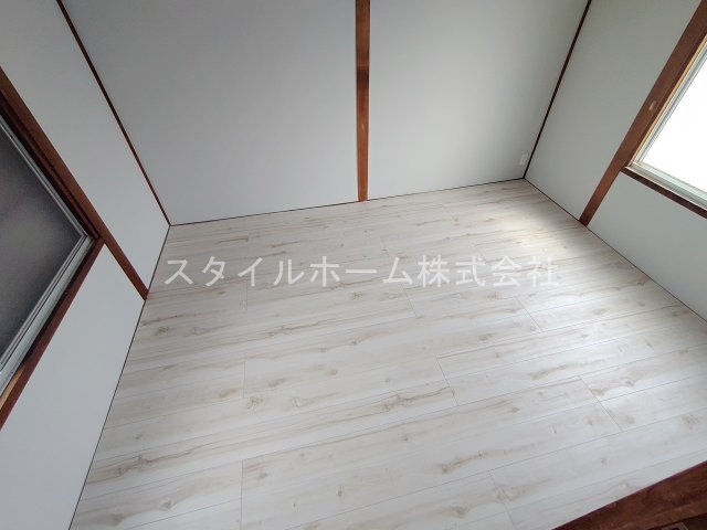 弥生町戸建ての居間・リビング