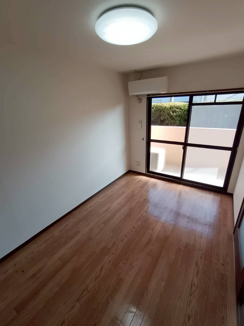 フォレストコート一番館の駐車場