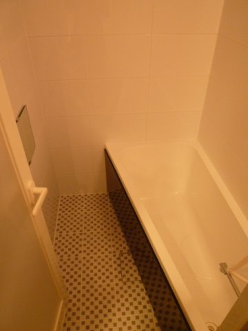 リブリ・ストラダーレの浴室|落ち着いた空間のお風呂です