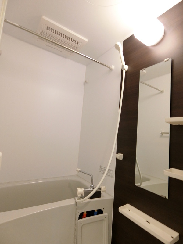 リブリ・大宮桜木町の浴室|落ち着いた空間のお風呂です