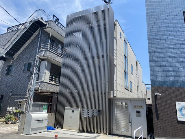 バイク置場の外観