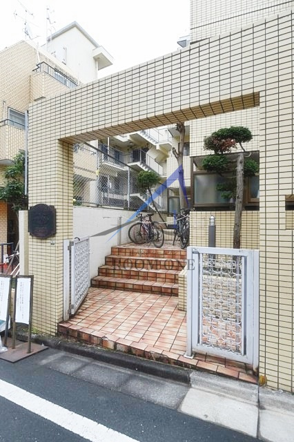 ド・エテールのエントランス|エントランスです。