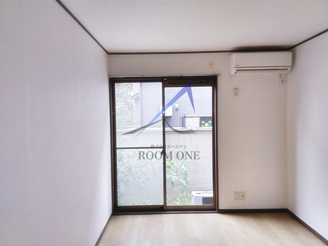 ジュネス東高円寺の居間・リビング|洋室のお部屋です。