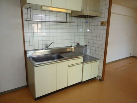 RE（アールイー）ステートビル【キャッシュバック対象物件】のキッチン|お料理しやすいキッチンです
