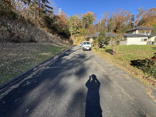 勿来町白米林ノ中 売土地の前面道路含む現地写真