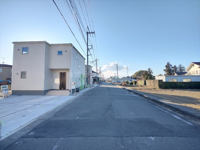 【前面道路含む現地写真】 | 川島町上伊草　全3棟　3号棟 | 都市ガス・本下水